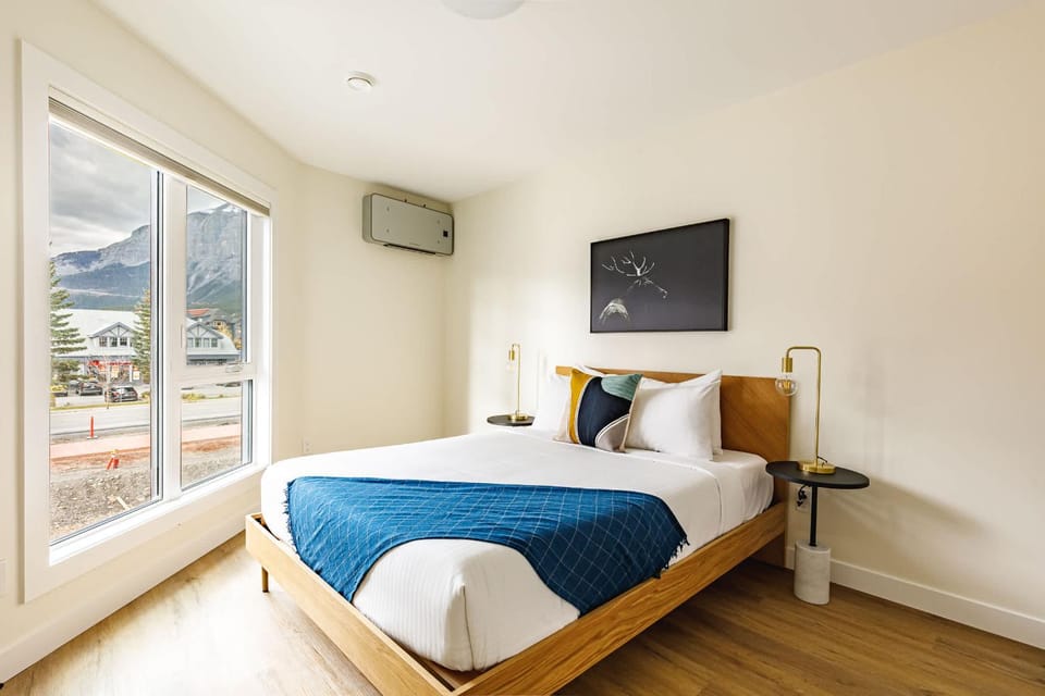 Bed, Bedroom, air conditioner