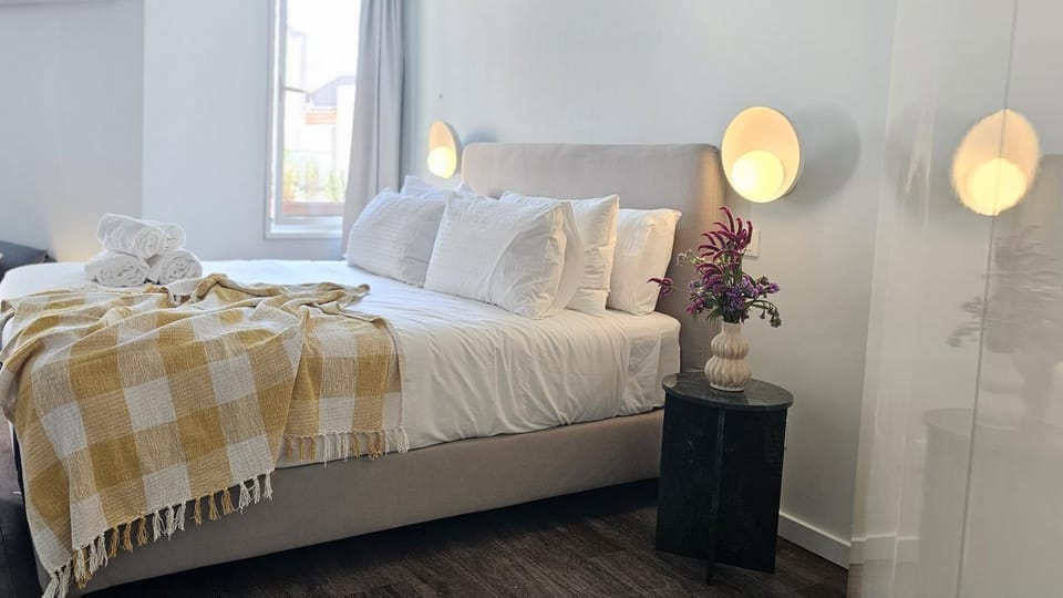 Bed, Bedroom, towels, wardrobe
