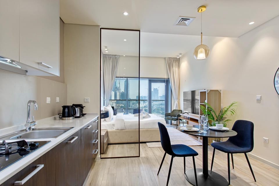 Kitchen or kitchenette, Photo of the whole room, Seating area, Dining area, stove