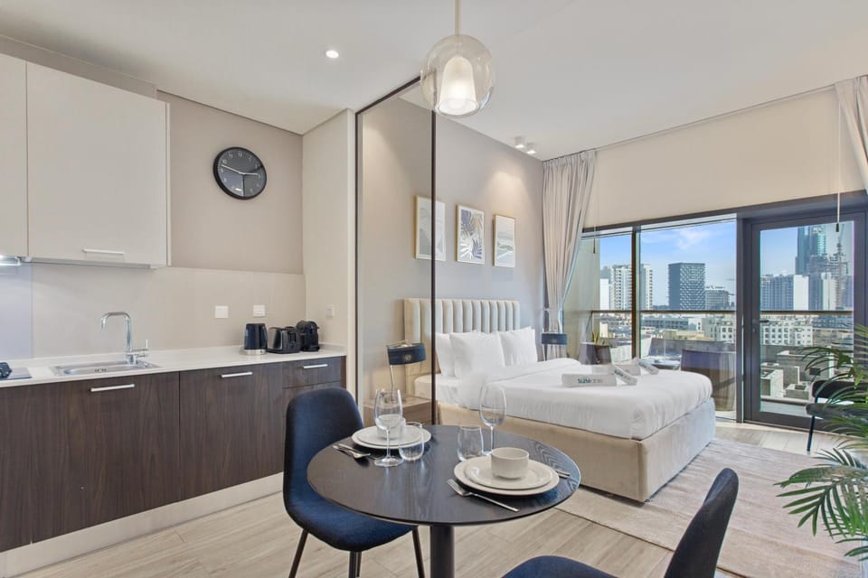 Bed, Kitchen or kitchenette, Photo of the whole room, Seating area, Dining area, Bedroom