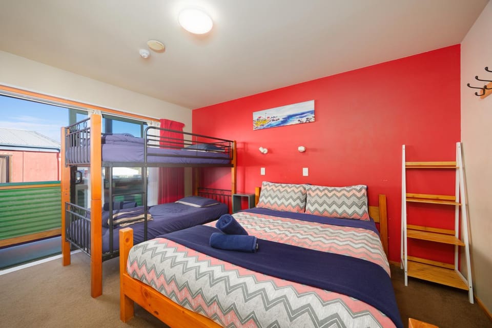 Bed, Photo of the whole room, Bedroom, bunk bed