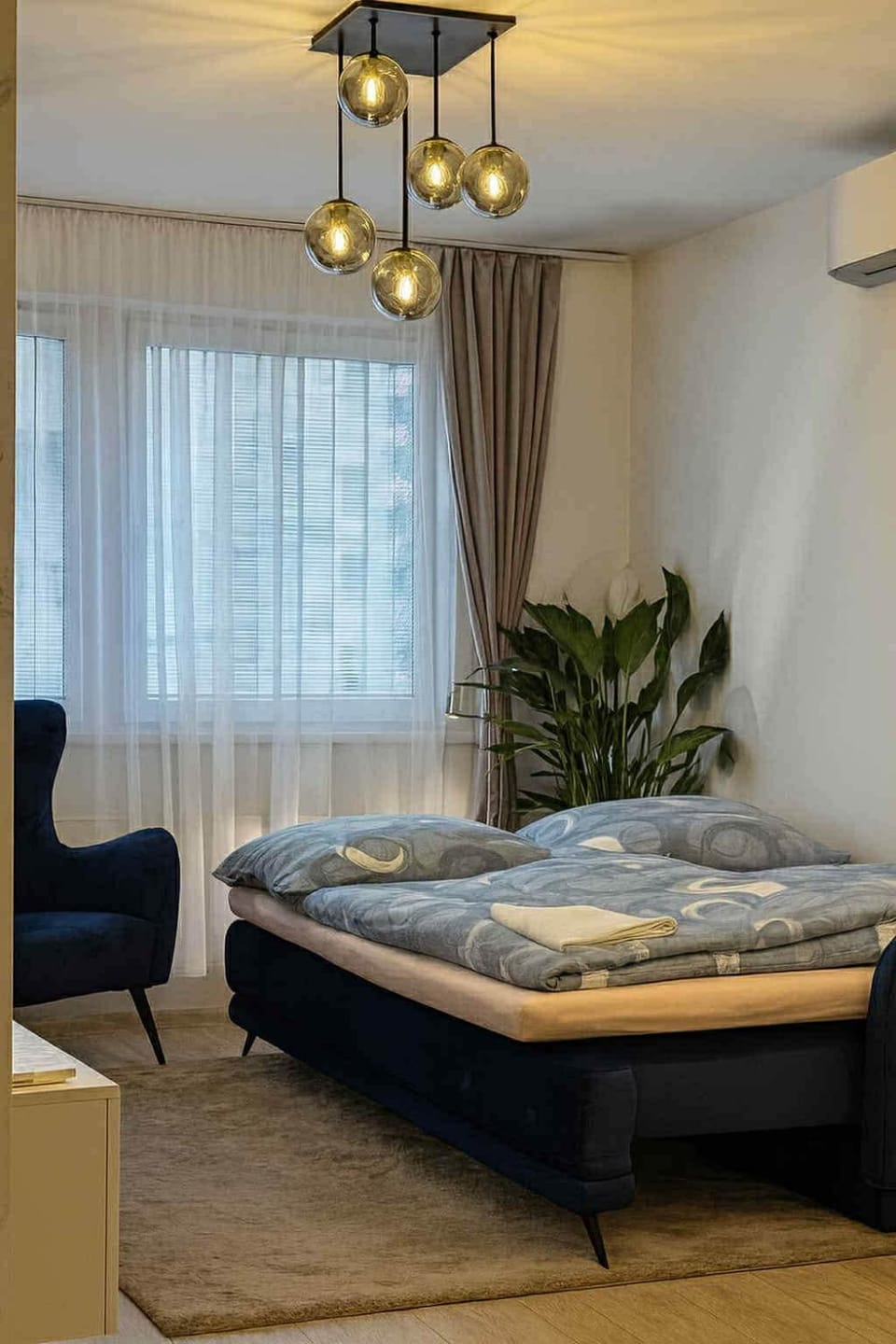 Living room, Photo of the whole room