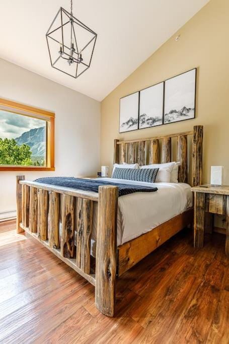 Rundle Vista at Canmore Crossing Apartment in Canmore
