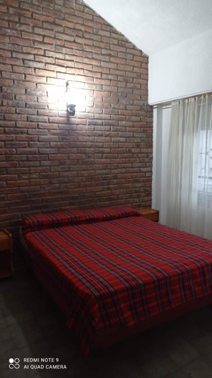 Chalet San Bernardo 6 personas a 4 del Mar 3 del centro House in San Bernardo del Tuyú