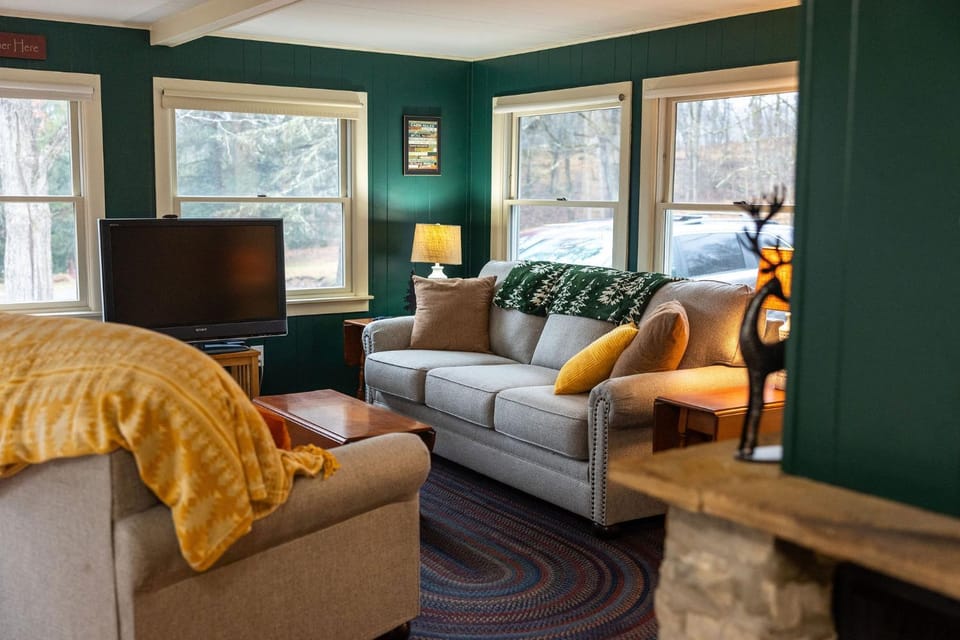 TV and multimedia, Living room, Seating area