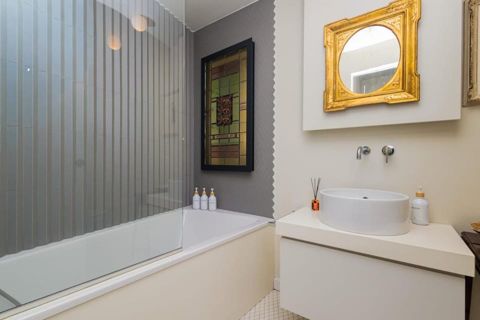 Bathroom, Bath