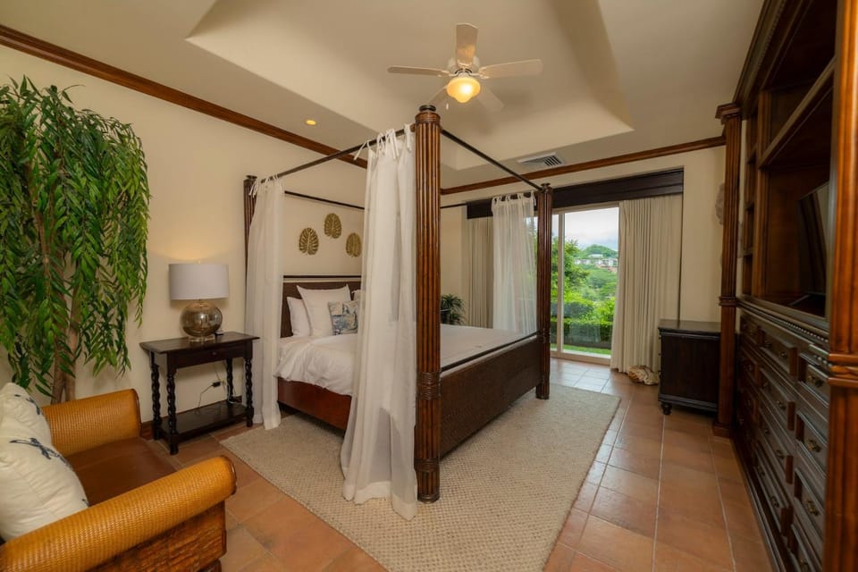 Montebello 4E 3bed 3 bath House in Herradura