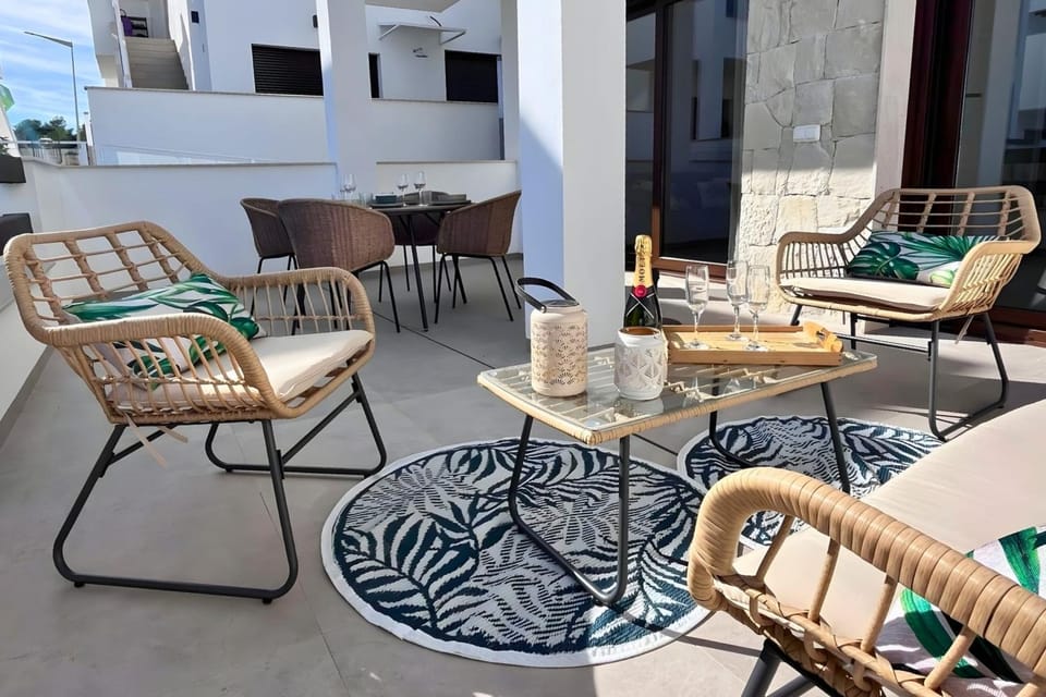 View (from property/room), Balcony/Terrace, Living room, Seating area
