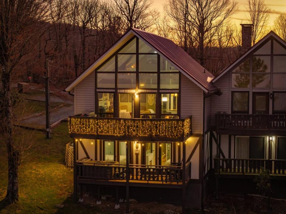 Lookout Lodge Chalet in Beech Mountain