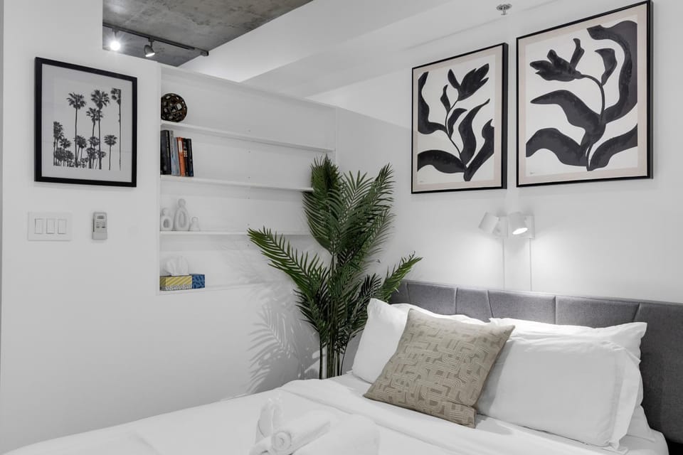 Dreaming at the Base of the Mountain With Parking Apartment in Montreal