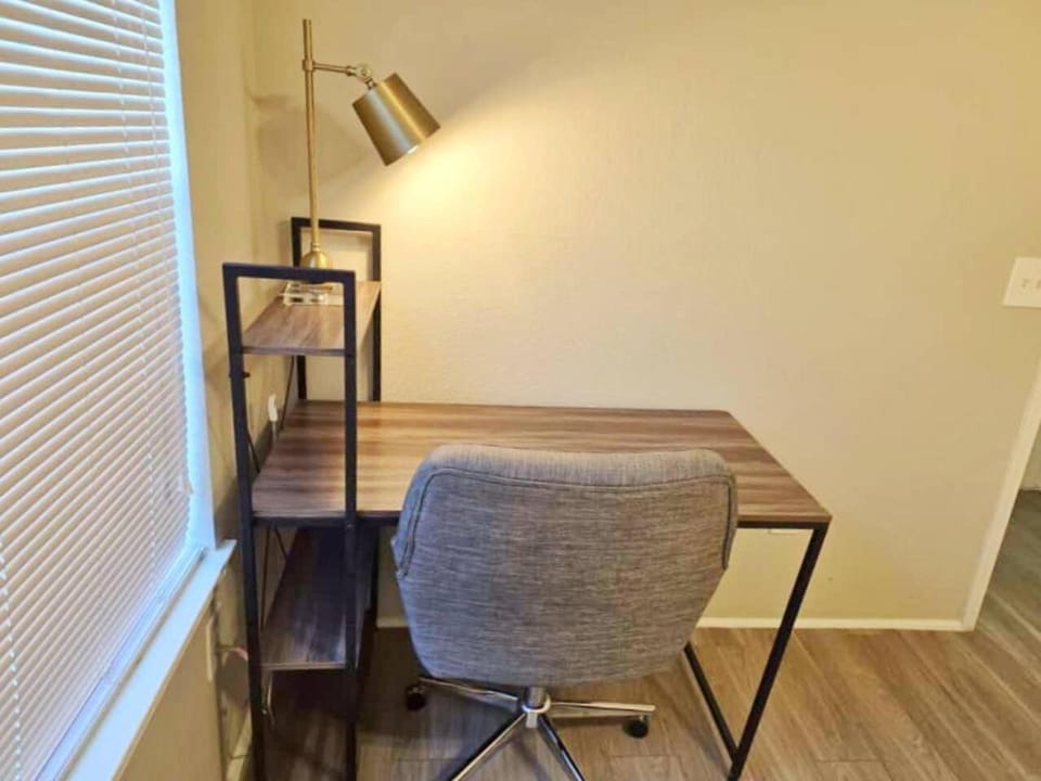 Cool 2Bed 1Bath 5 min walk to NRG and Medical Center Apartment in Houston