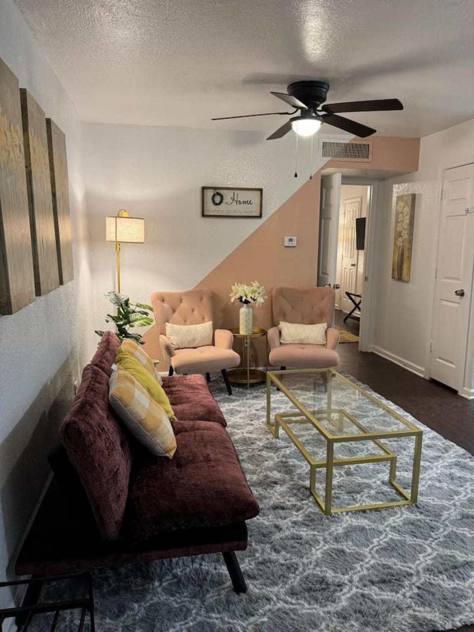 Pink 1Bed 5 miles from Downtown Free Parking Apartment in Houston