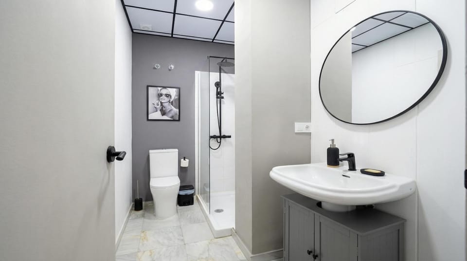 Shower, Toilet, Bathroom