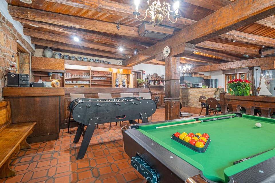 Billiard, Game Room