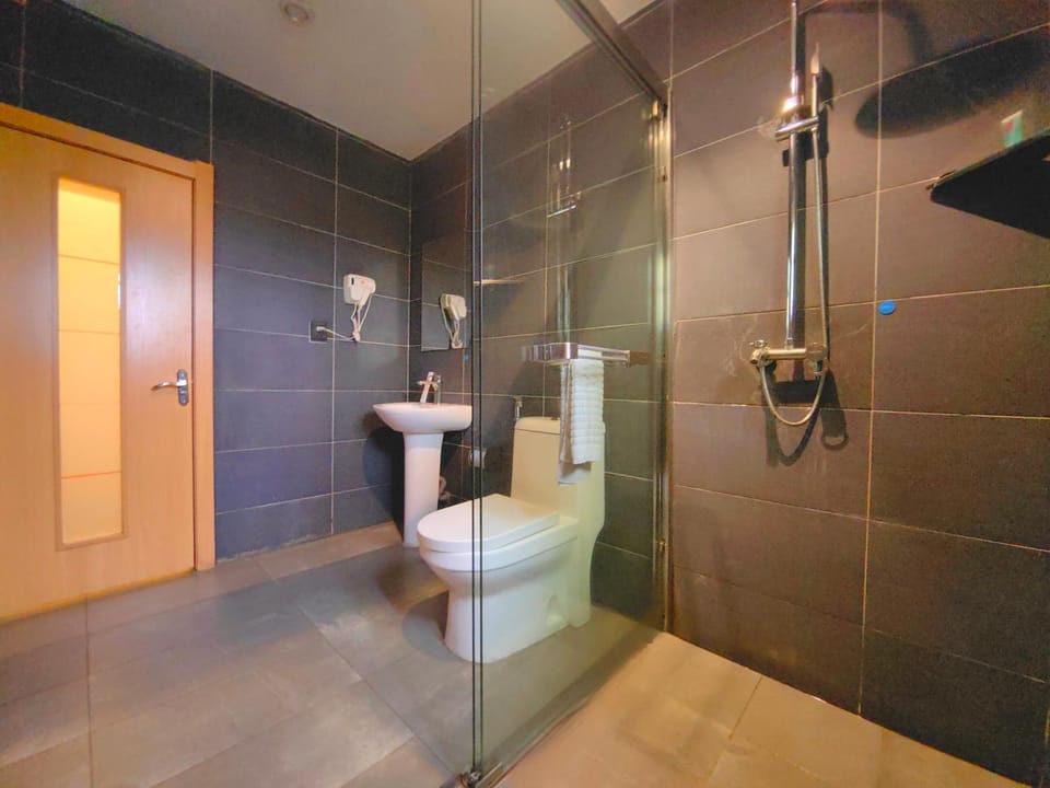 Shower, Toilet, Bathroom