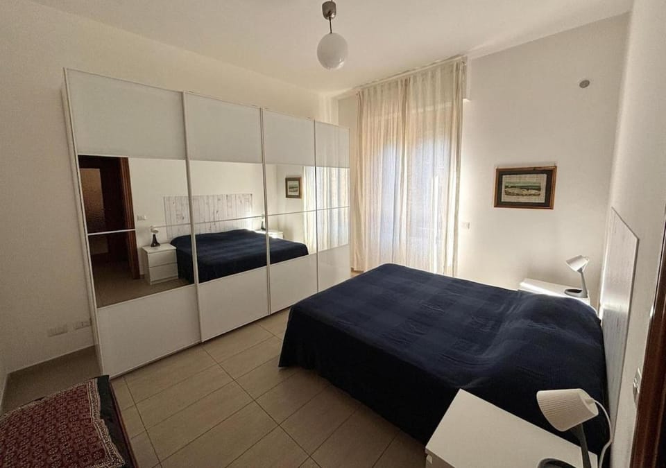 Bed, Photo of the whole room, Bedroom, wardrobe, air conditioner