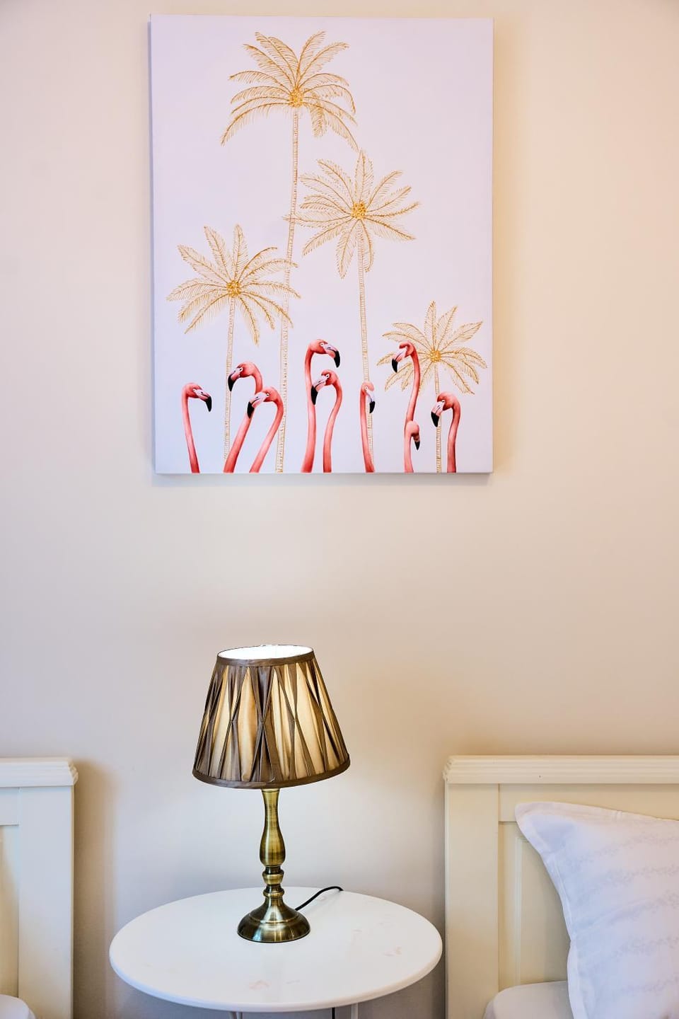 Bed, Photo of the whole room, Decorative detail, Bedroom