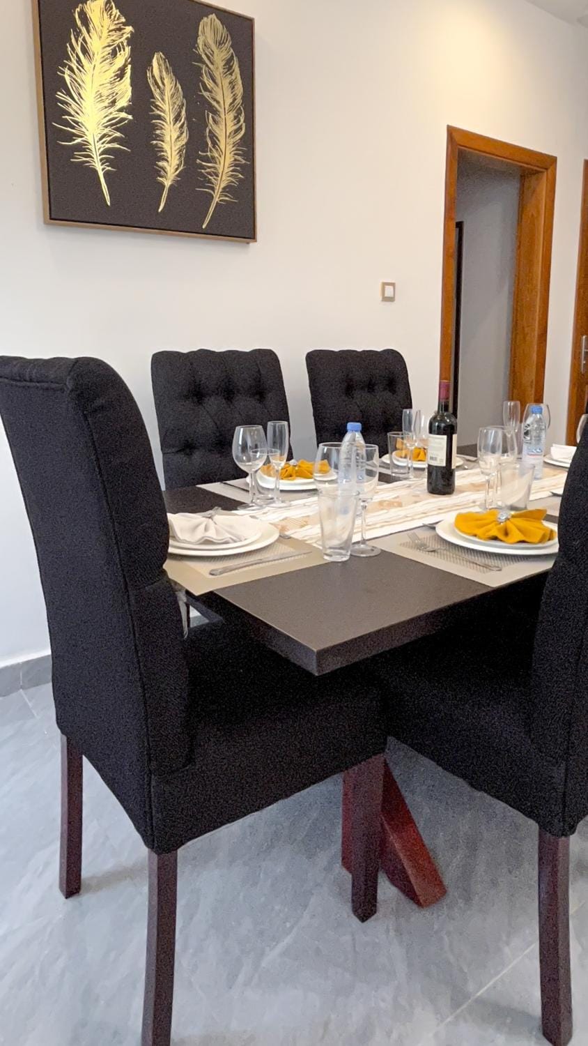 Meublés tout confort à Makepe - Immeuble KOLA - Groupe Électrogène Hotel in Douala