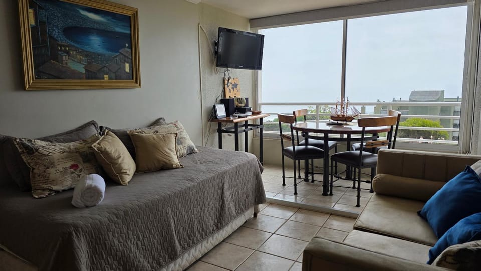 TV and multimedia, View (from property/room), Dining area