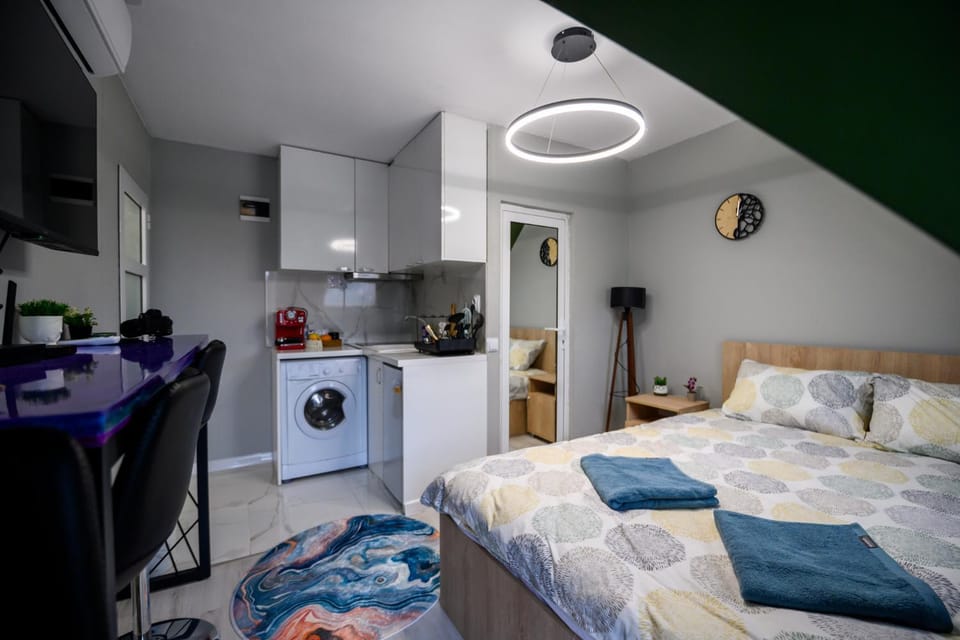 Bed, TV and multimedia, Seating area, pet friendly, dryer