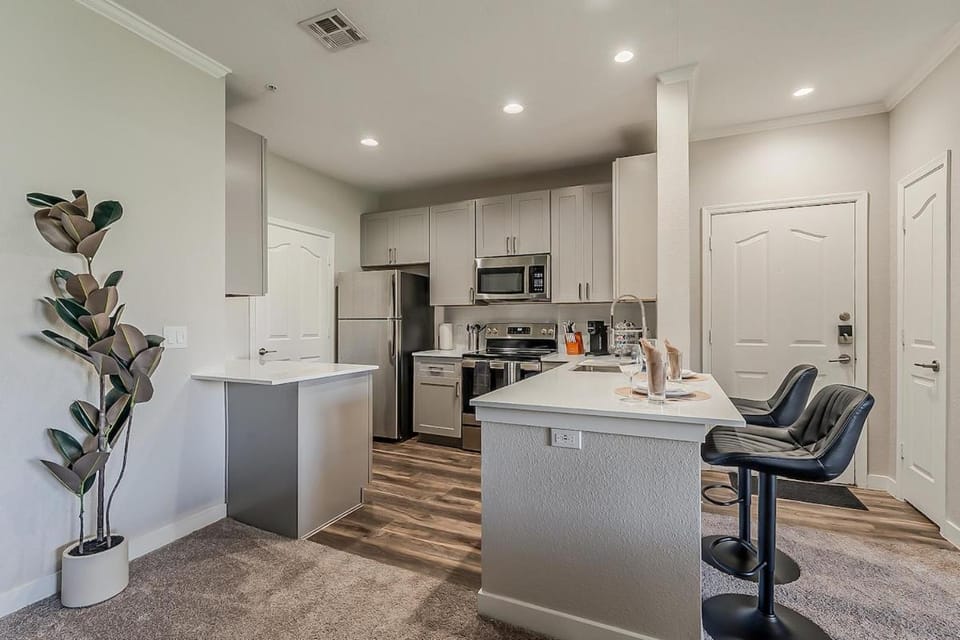 Kota 2049 Cozy Scottsdale 2BR I 2BA - Pool - Gym - Free Parking Apartment in Scottsdale