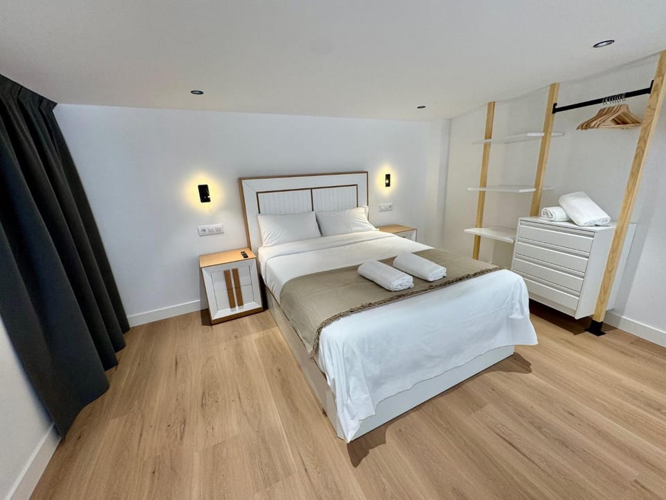 Bed, Photo of the whole room, Bedroom, towels, wardrobe
