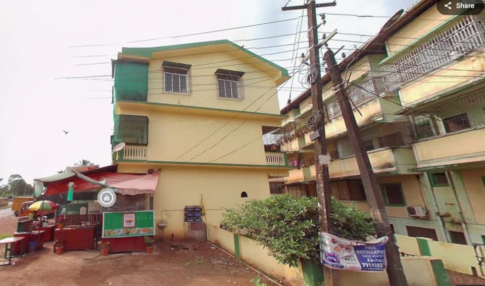 Property building, Neighbourhood, Street view, Location, Parking