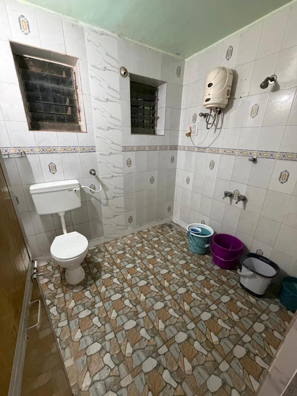 Shower, Toilet