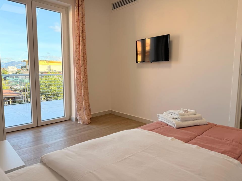 Bed, TV and multimedia