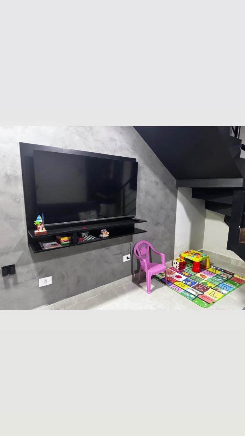 Sobrados novos para Temporada em Caraguatatuba Litoral Norte SP, 150m da Praia das Palmeiras, Churrasqueira e Pet Friendly House in Caraguatatuba