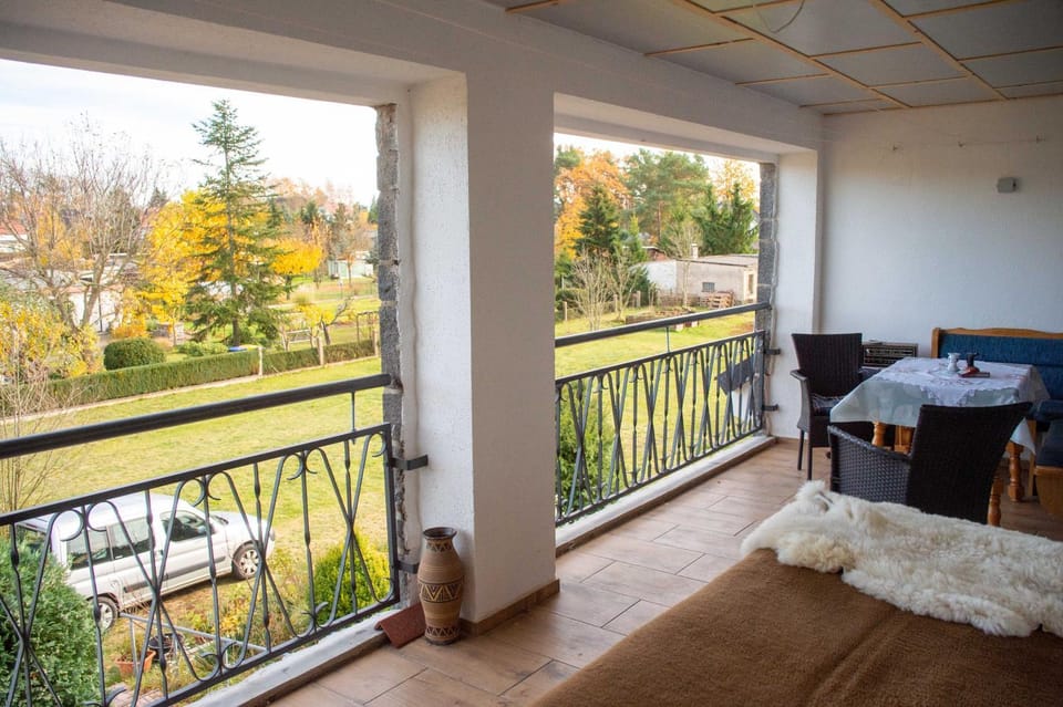 Property building, Garden, Balcony/Terrace