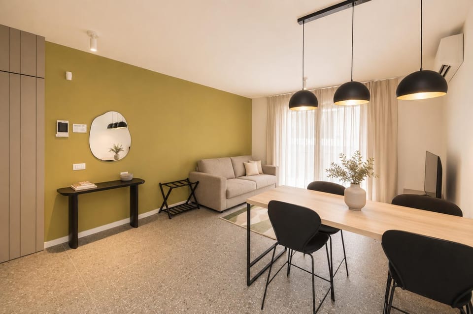 Living room, Dining area