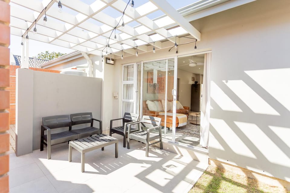Patio, Day, Seating area
