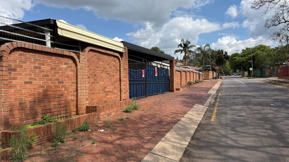 Entire Premises ideal for large groups and reunions House in Pretoria