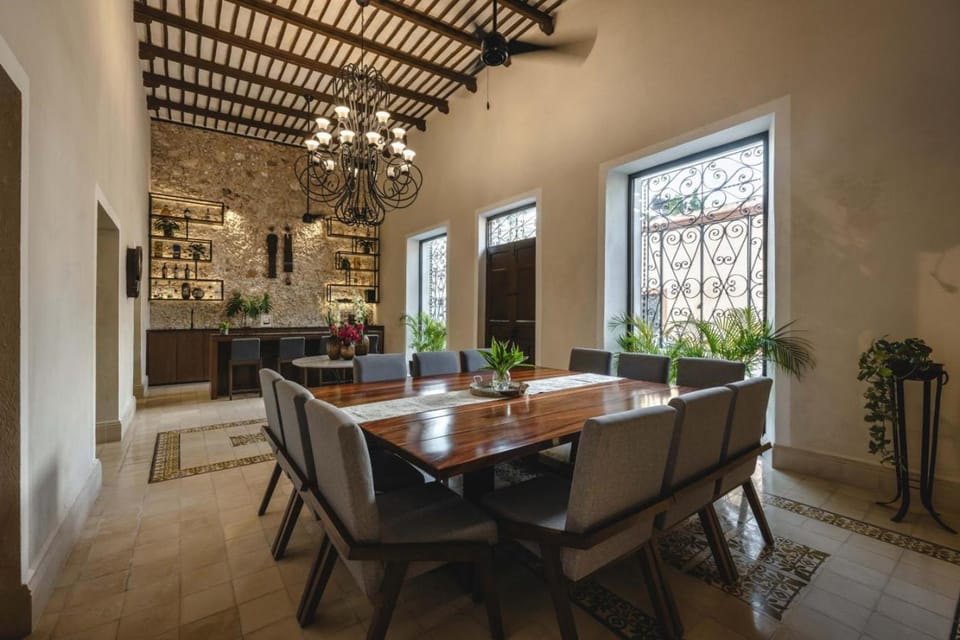 Casa Santian - Colonial Mansion near Paseo Montejo & Gastronomic Corridor House in Merida