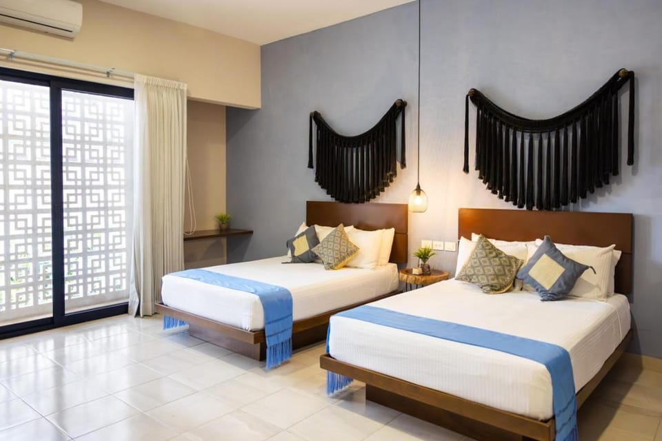 Casa Santian - Colonial Mansion near Paseo Montejo & Gastronomic Corridor House in Merida