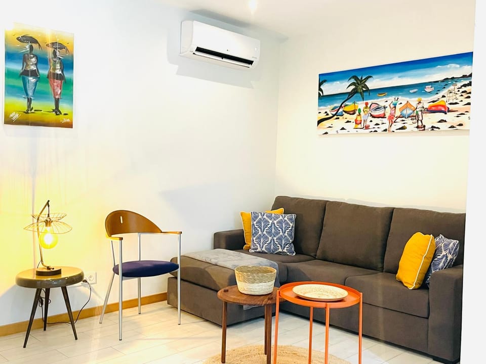 Living room, air conditioner