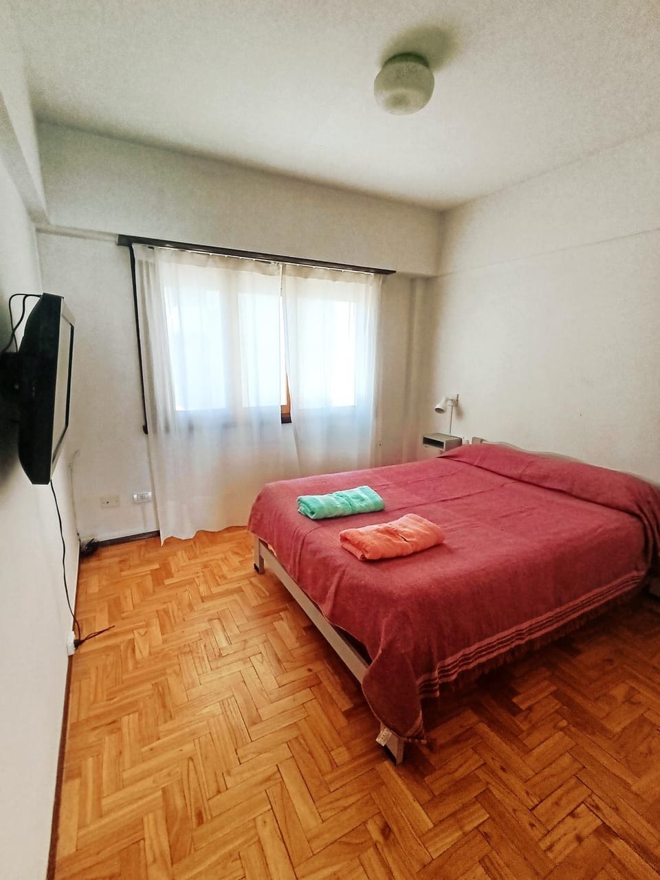 Photo of the whole room, Bedroom, towels