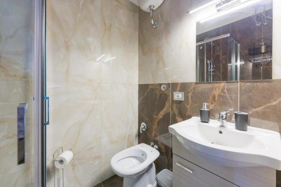 Shower, Toilet, Bathroom