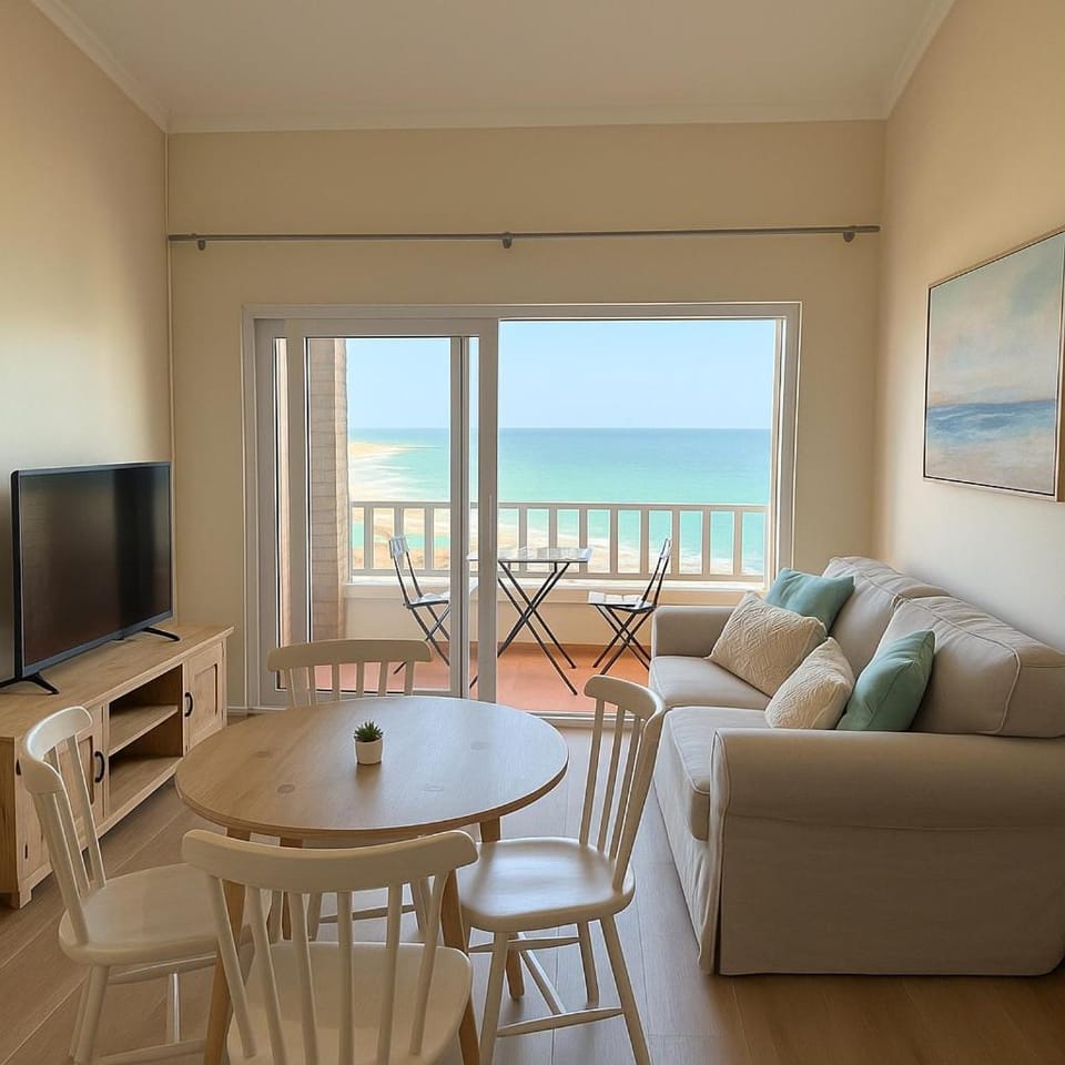 Beachfront Luxury Apartment Sea View & Free Parking Apartment in Port Elizabeth