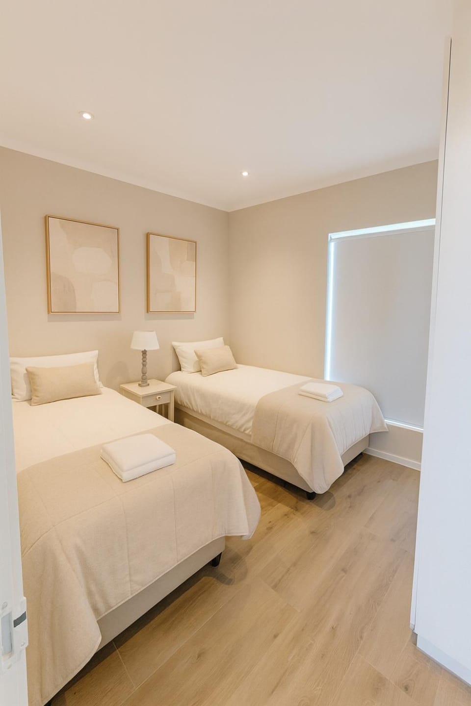 Beachfront Luxury Apartment Sea View & Free Parking Apartment in Port Elizabeth