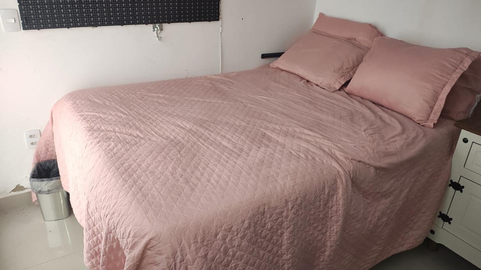 Bed, Bedroom, minibar
