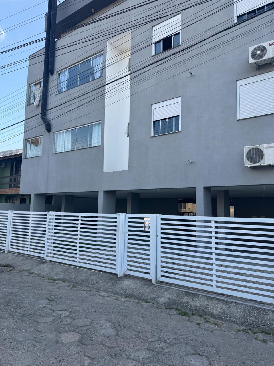 Apartamento térreo, 2 quartos á 300 mts da praia Apartment in Florianopolis