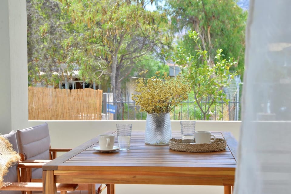 Balcony/Terrace, Dining area, Time of day