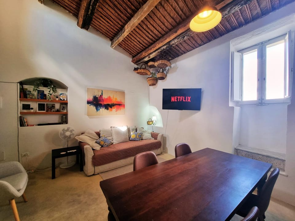 TV and multimedia, Dining area