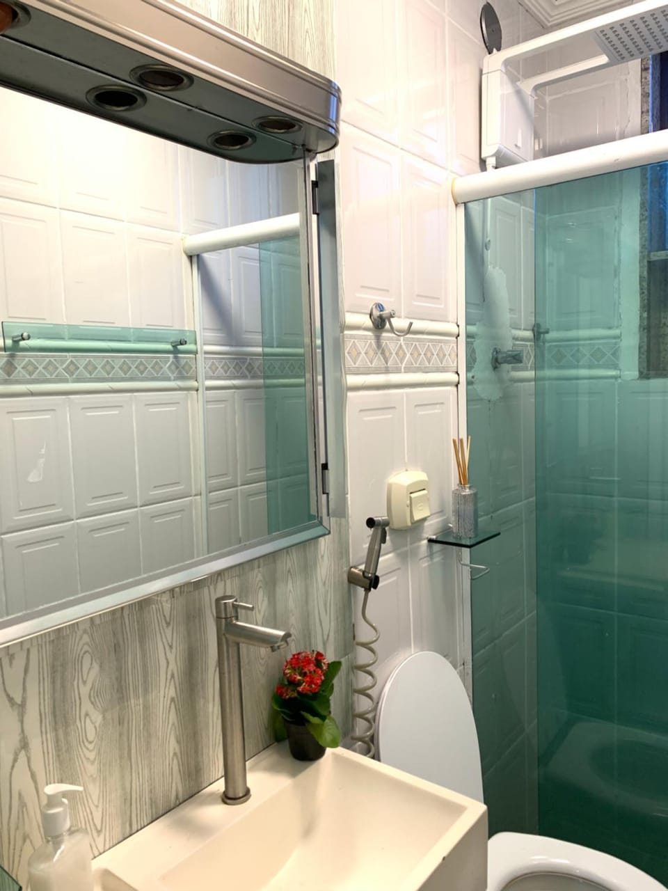 Suíte com garagem e wi-fi Recreio RJ Apartment in Rio de Janeiro