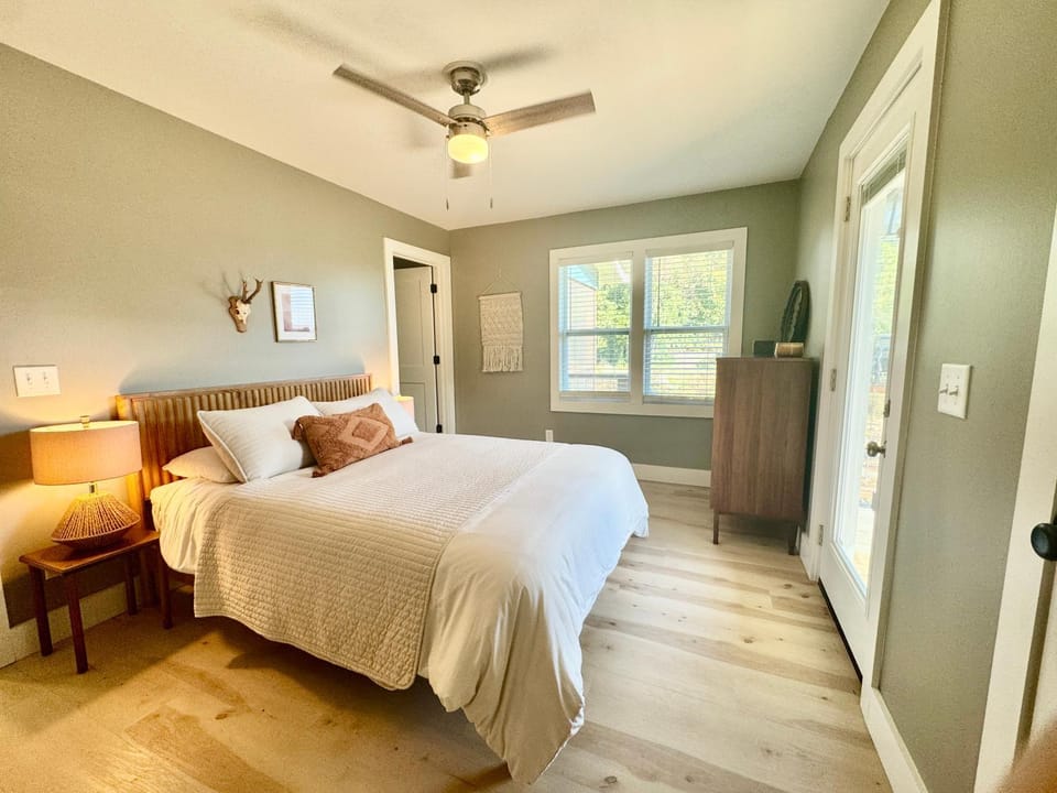 Bed, Bedroom
