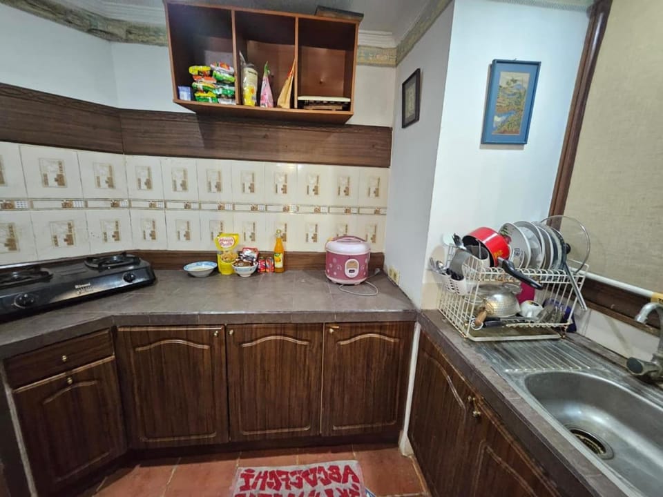 Apartemen marbella anyer tower Nakula lt 2 type DELUXE 1 KAMAR TIDUR utama 1 kamar anak view kolam renang & laut Apartment in Indonesia