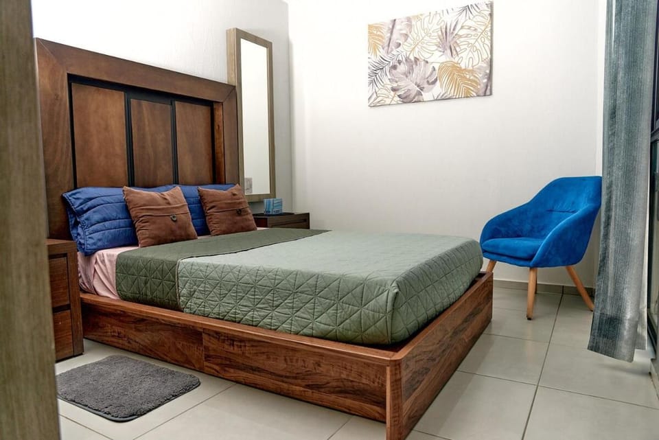 Photo of the whole room, Bedroom