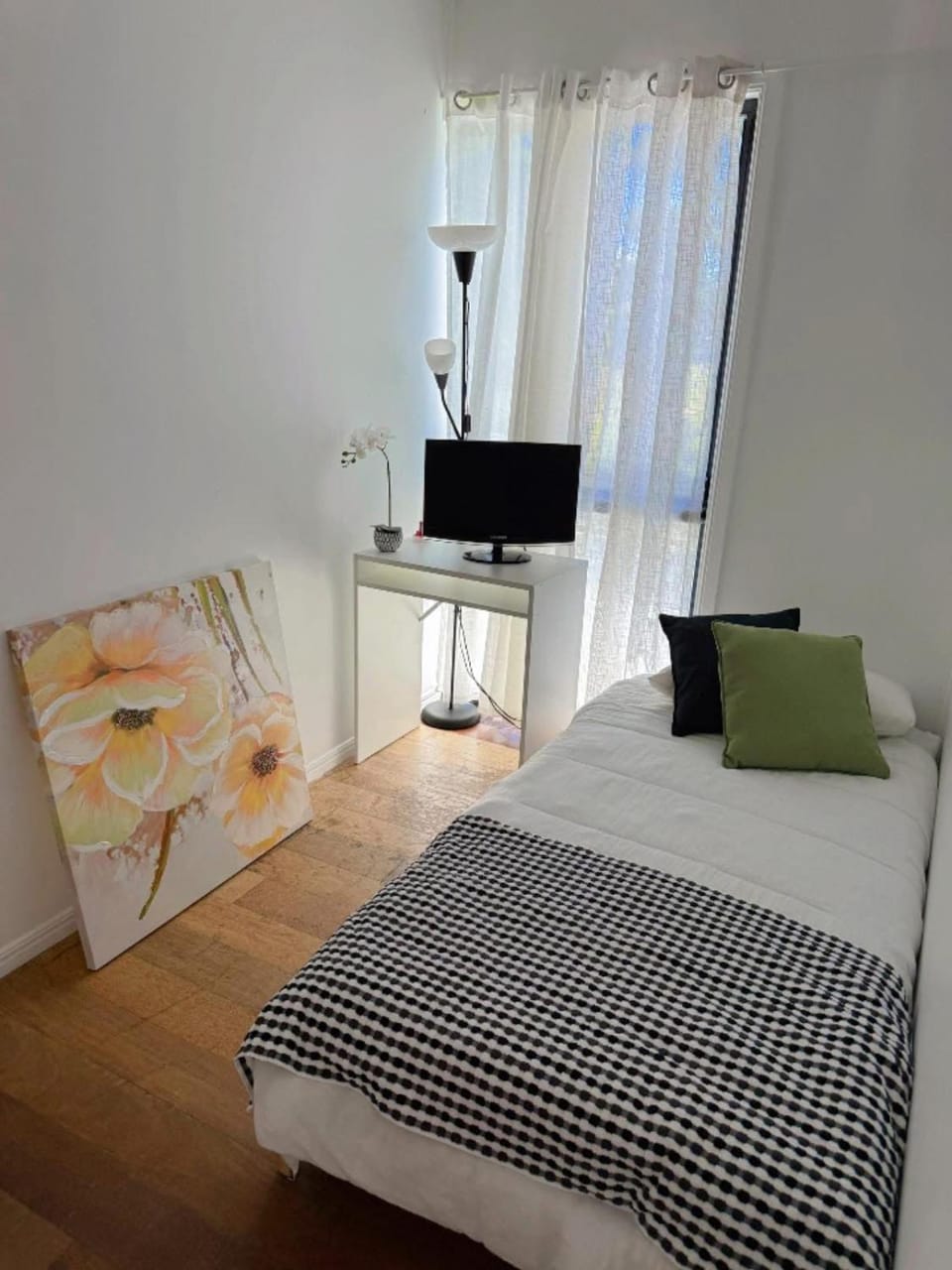 Gold Coast International Student Rooms - Families - Couples- Singles Welcome Vacation rental in Gold Coast